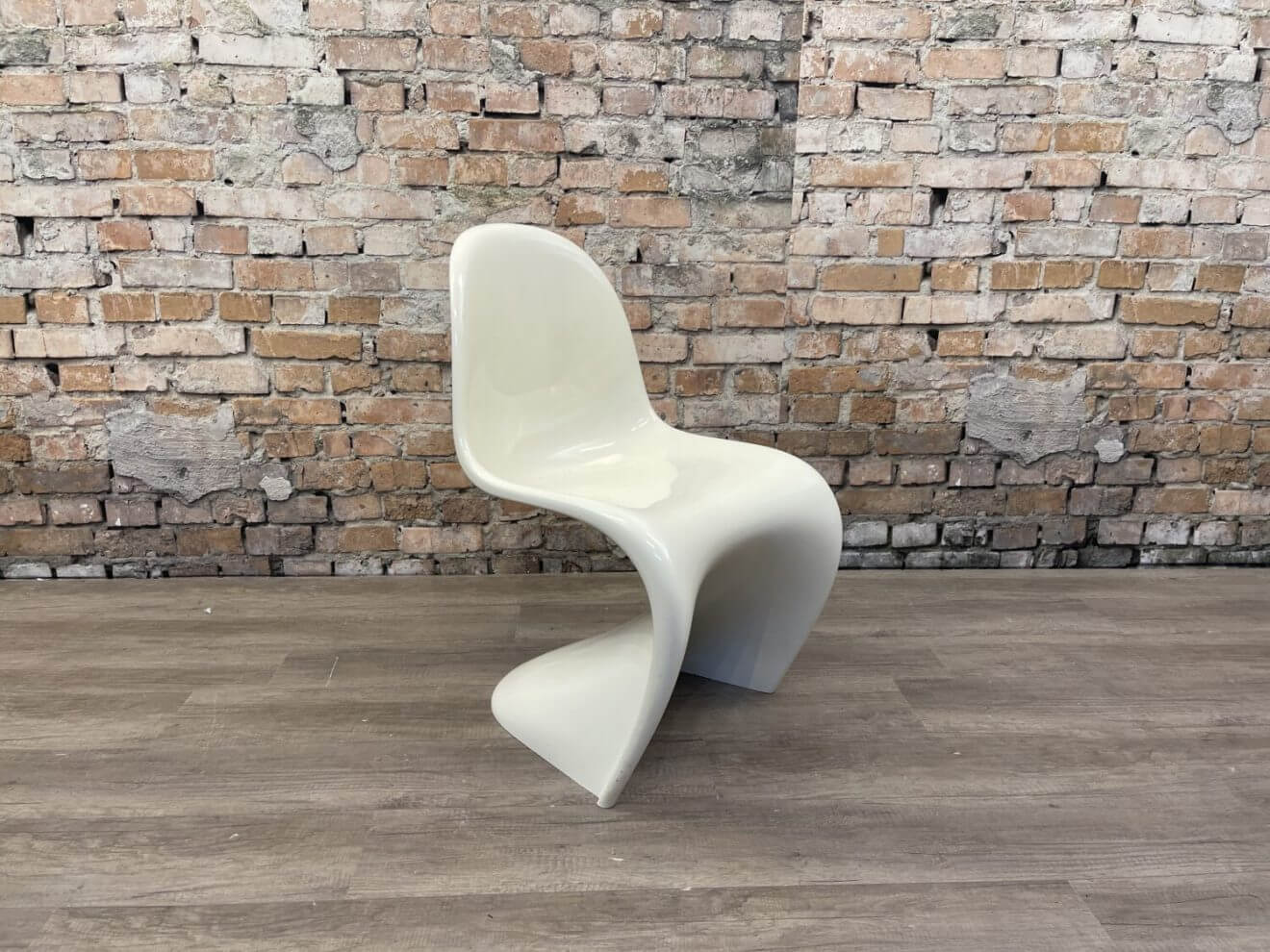Stoel-Vitra-Panton-Chair-Classic-wit-TheReSales