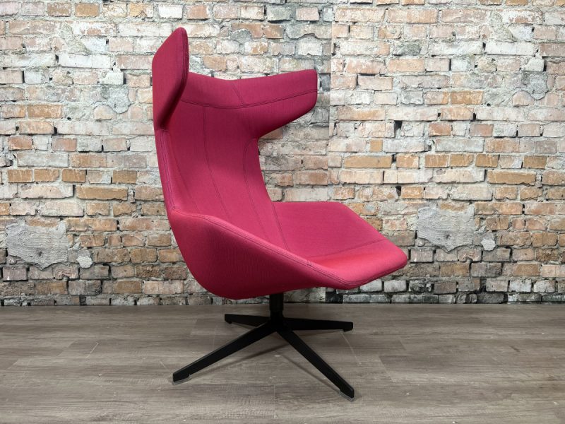 Fauteuil-Moroso-Take-A-Line-For-A-Walk-paarsroze-TheReSales