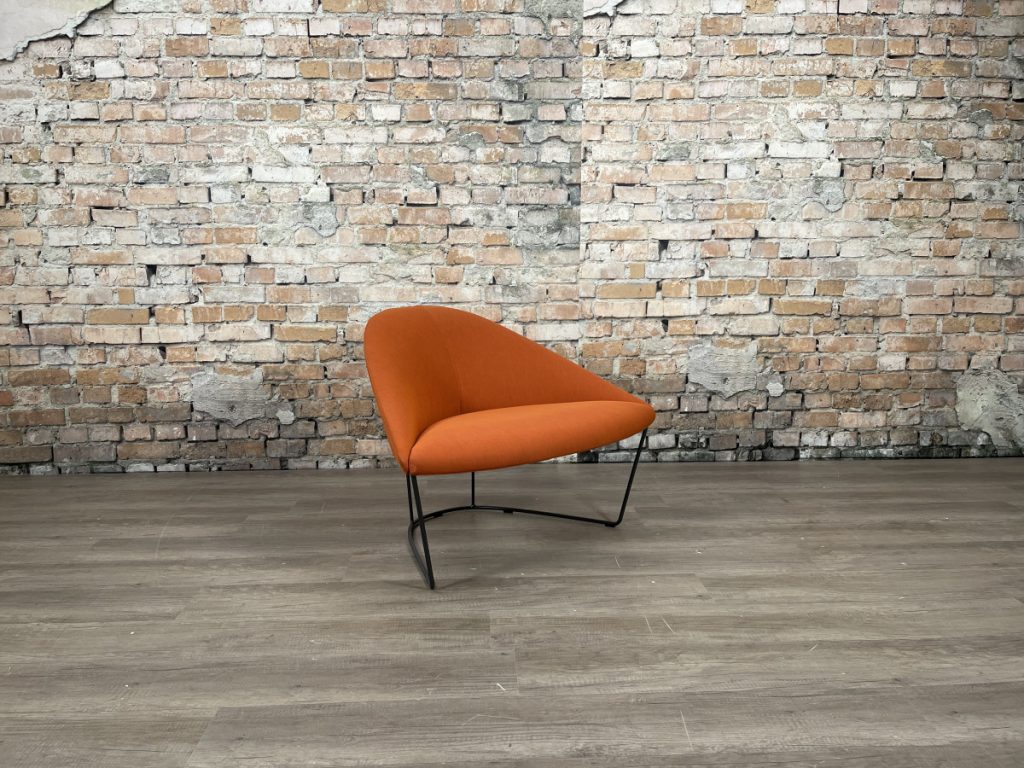 Arper-colina-Fauteuil-Oranje-Theresales