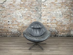Label-of-the-mountain-TheReSales-Chair-grey-armchair