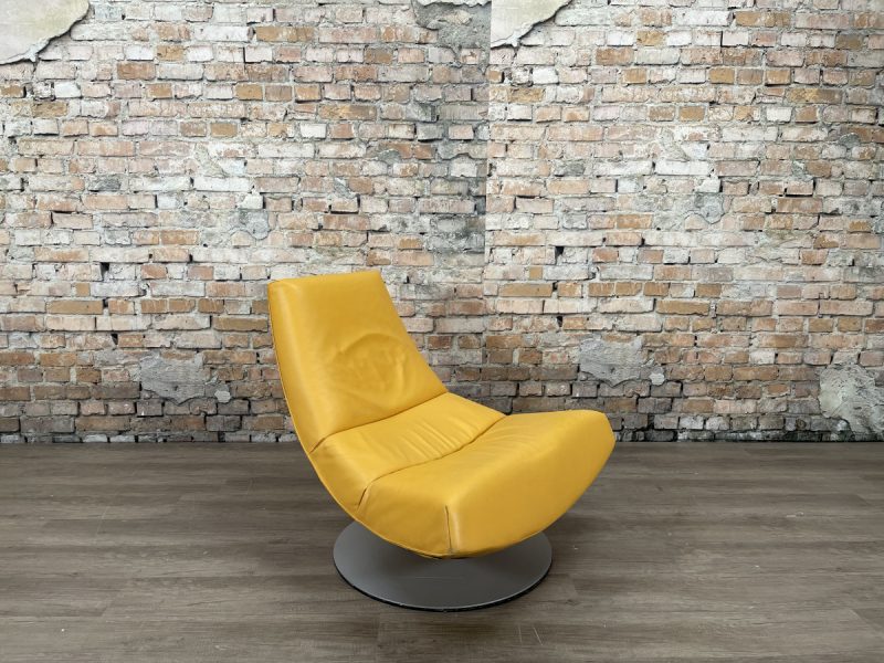 Fauteuil-Montis-Olivier-geel-TheReSales