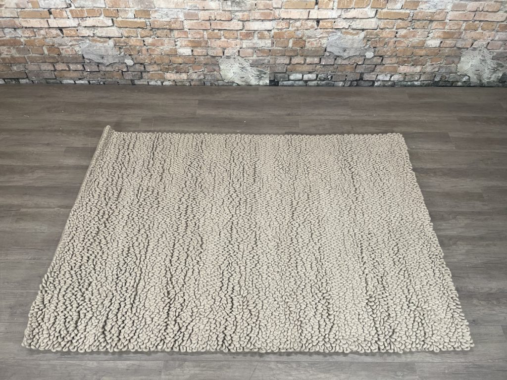 Loop-Beige-karpet-theresales