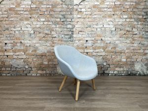 HAY-AAL-83-lichtblauw-Fauteuil-TheReSales