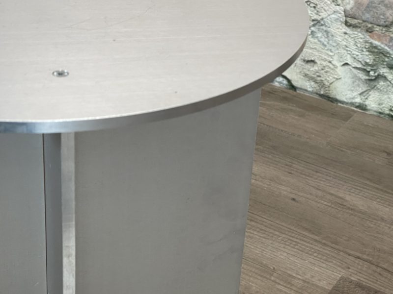 Deadgood Aluminium Table - Afbeelding 2