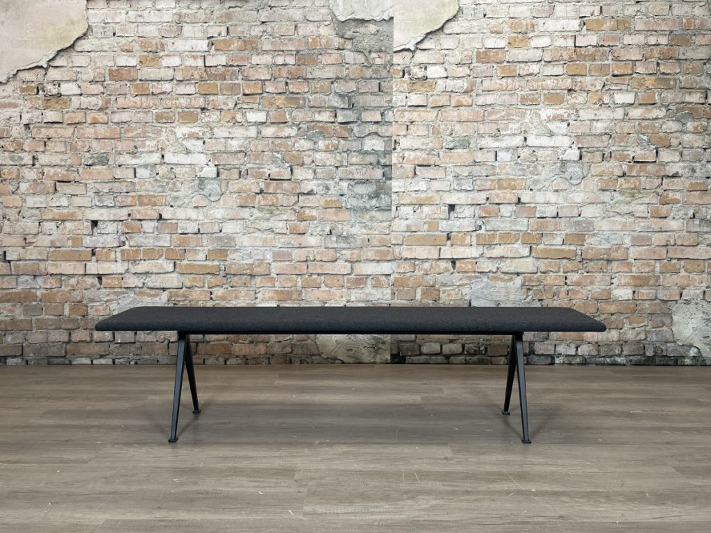 Hay-Pyramid-bench-TheReSales