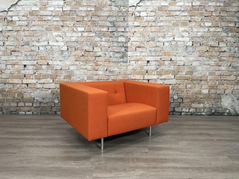 Moooi-Bottoni-oranje-fauteuil-TheReSales