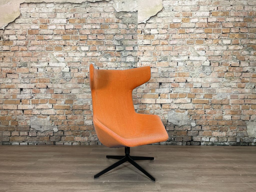 Moroso-Take-A-Line-For-A-Walk-oranje-Fauteuil-TheReSales