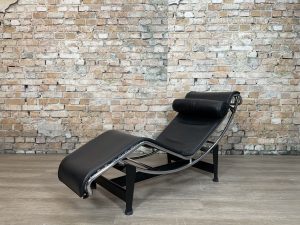 Cassina-LC4-ll-zwart-Fauteuil-TheReSales