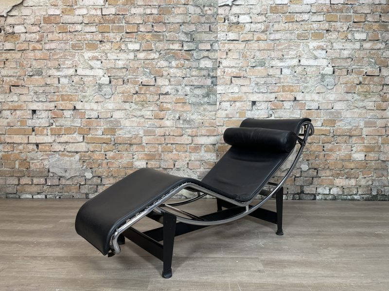 Cassina-LC4-ll-zwart-Fauteuil-TheReSales