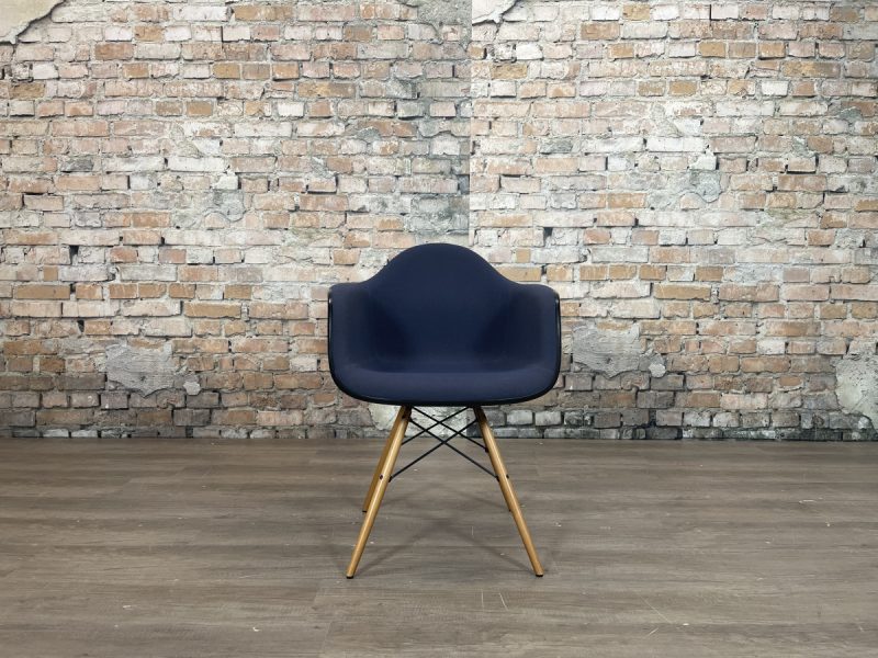 Vitra Eames Plastic Armchair DAW - Afbeelding 2