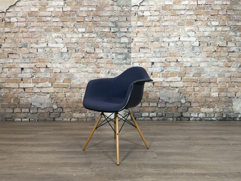 Vitra Eames Plastic Armchair DAW - Afbeelding 3