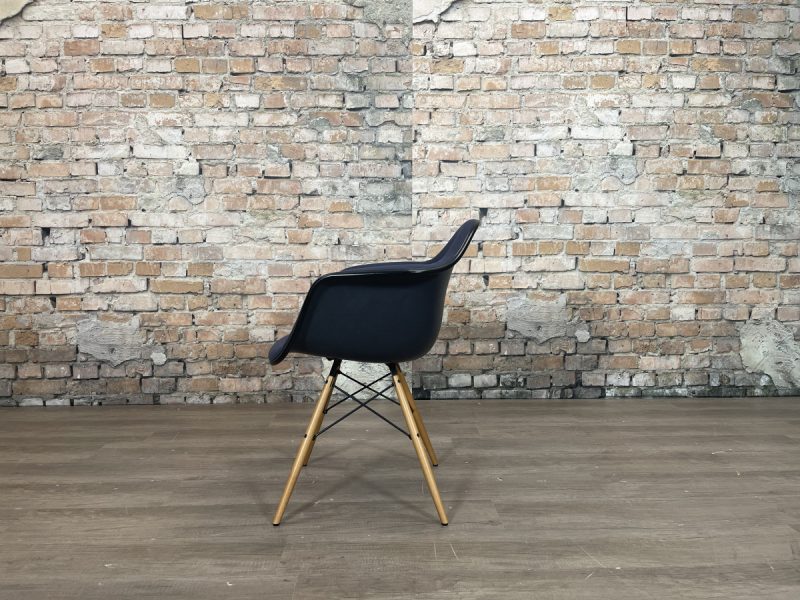Vitra Eames Plastic Armchair DAW - Afbeelding 4