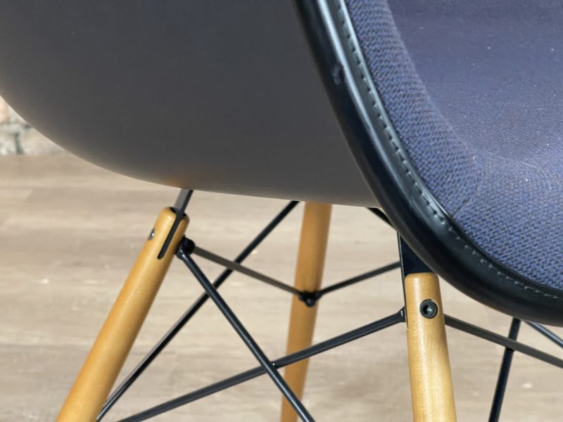Vitra Eames Plastic Armchair DAW - Afbeelding 12