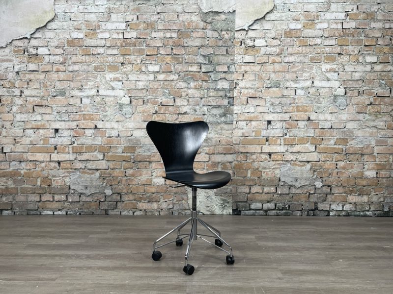 stoel-vlinder-Fritz Hansen-zwart-TheReSales