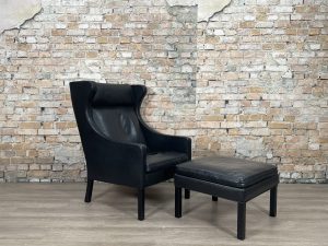 Frederica Mogensen 2204 Wing Chair + Ottoman-fauteuil-theresales