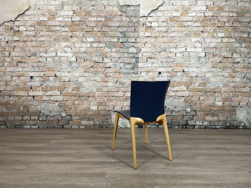Cassina U-8 Chair blauw zonder armleuning - Afbeelding 5