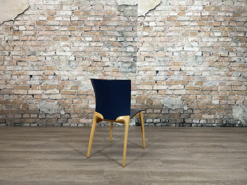 Cassina U-8 Chair blauw zonder armleuning - Afbeelding 7