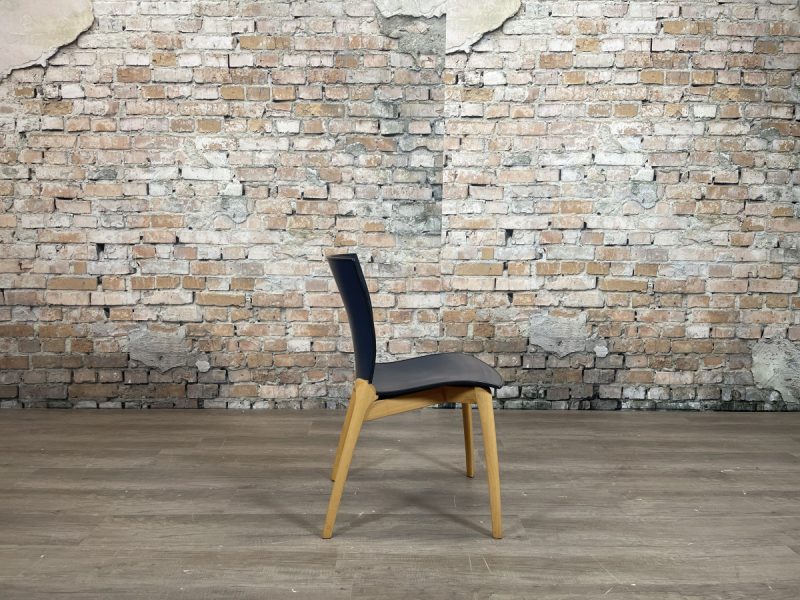 Cassina U-8 Chair blauw zonder armleuning - Afbeelding 8