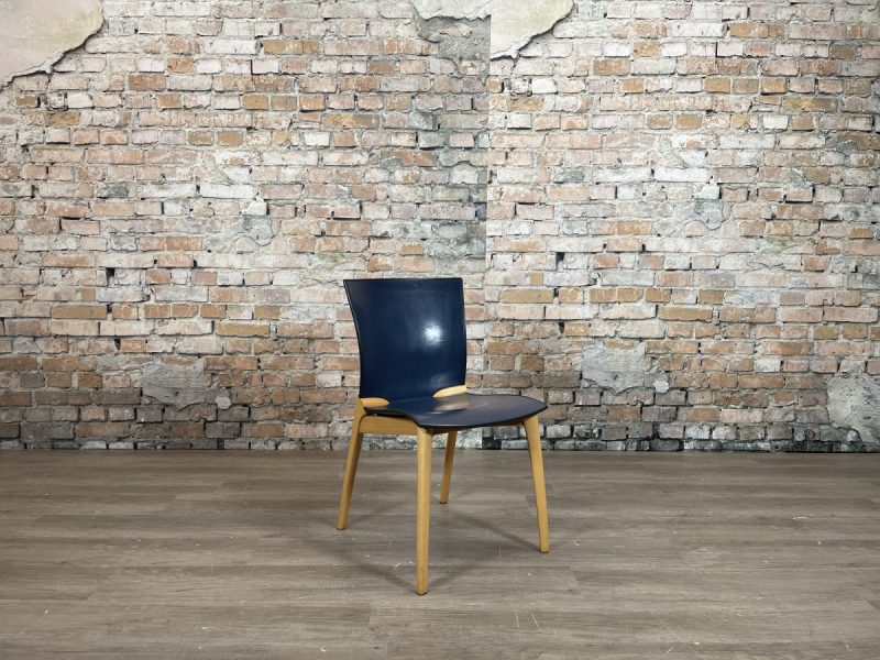 Cassina-U-8 Chair-blauw-zonder-armleuning-theresales
