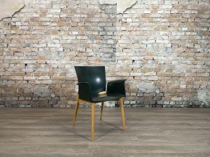 Cassina-U-8 Chair-groen-theresales