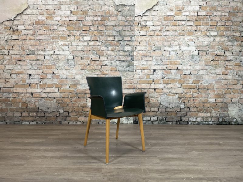 Cassina-U-8 Chair-groen-theresales