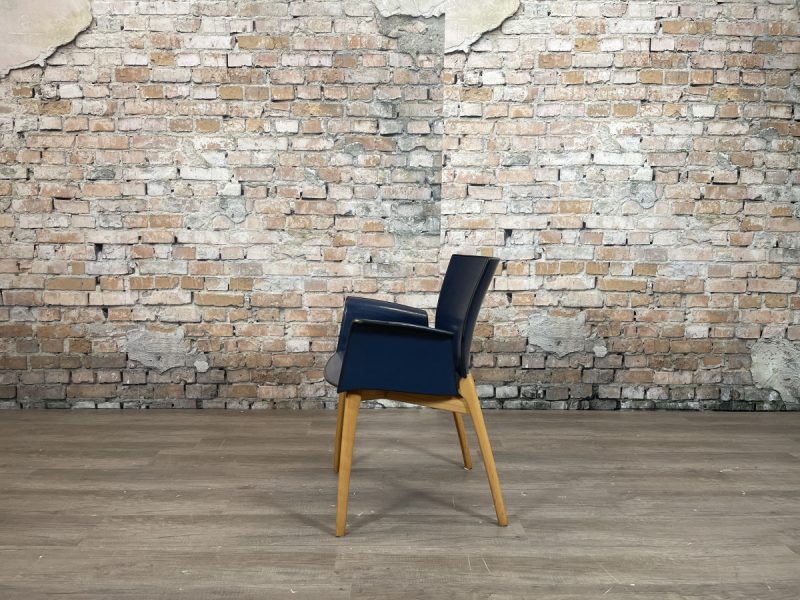 Cassina U-8 Chair blauw - Afbeelding 4