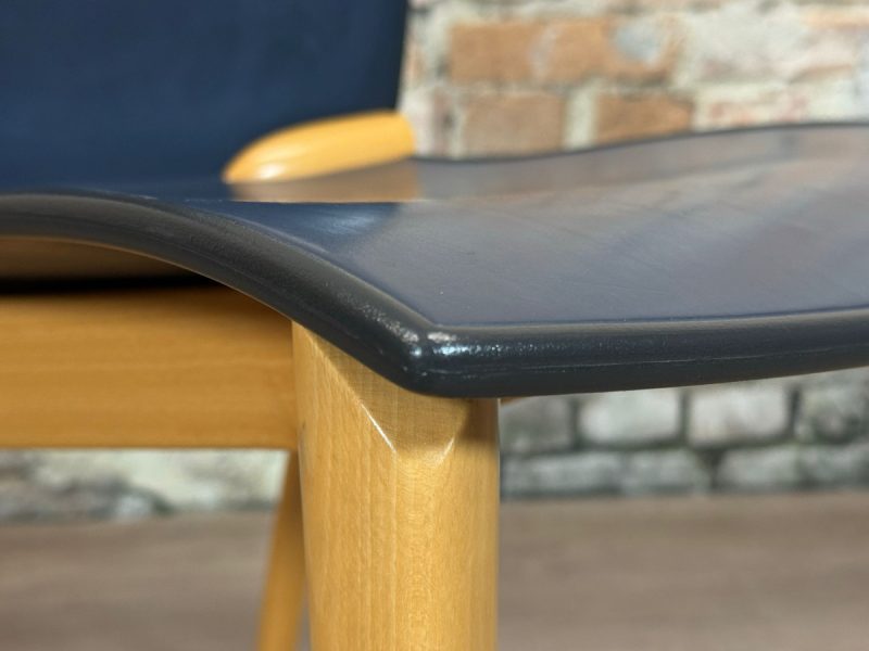 Cassina U-8 Chair blauw zonder armleuning - Afbeelding 15