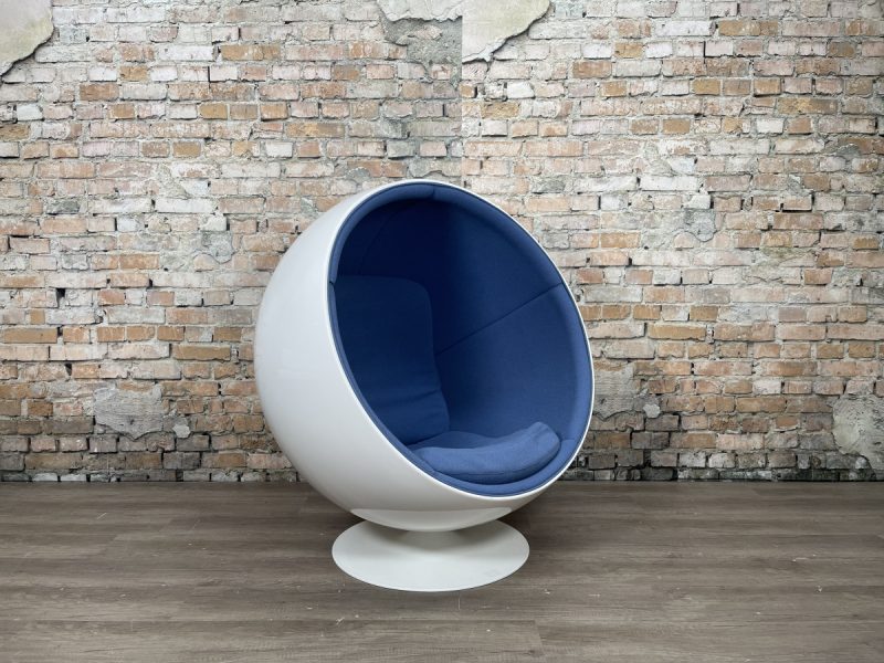 Eero-Aarnio-Originals-ball-chair-theresales