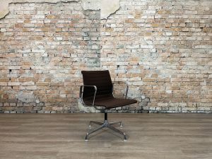 Stoel-Herman-Miller-EA108-draaibaar-TheReSales