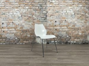 Stoel-Kartell-maui-wit-TheReSales