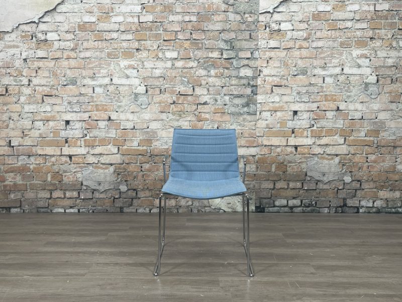 Arper Catifa 46 blauw met armleuning - Afbeelding 2