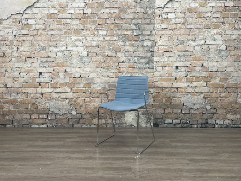 Arper Catifa 46 blauw met armleuning - Afbeelding 3