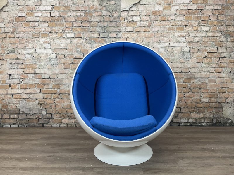 Eero Aarnio Originals Ball Chair felblauw - Afbeelding 2