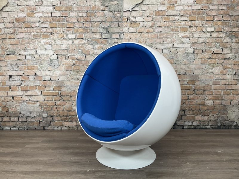 Eero Aarnio Originals Ball Chair felblauw - Afbeelding 3