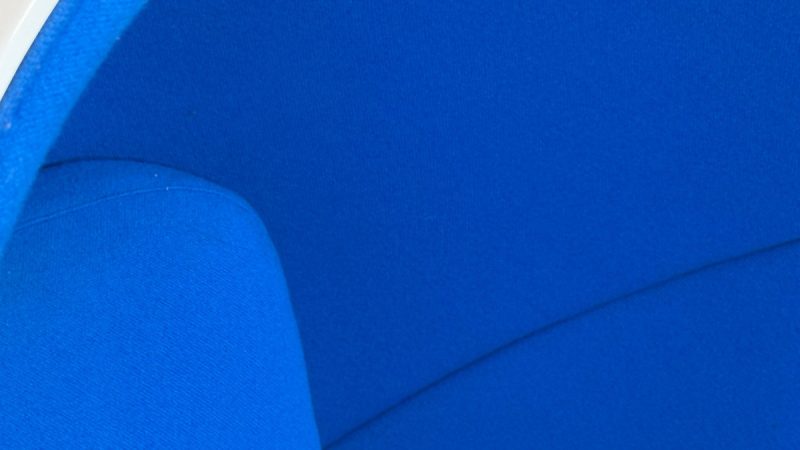 Eero Aarnio Originals Ball Chair felblauw - Afbeelding 12