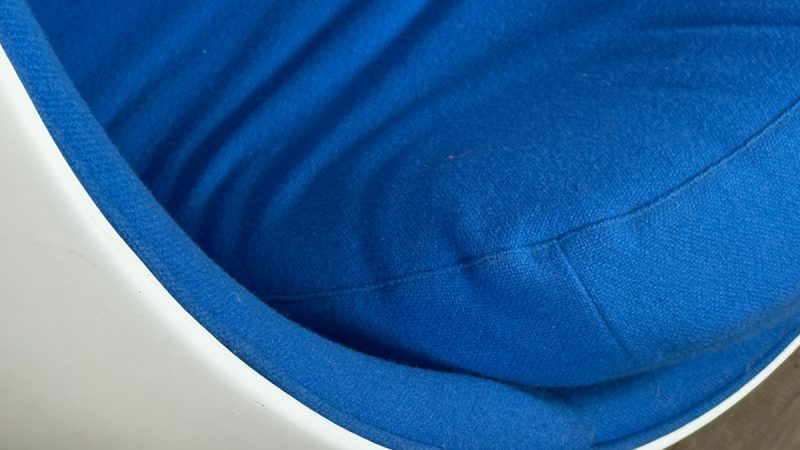 Eero Aarnio Originals Ball Chair felblauw - Afbeelding 11