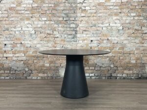 Andreu-World-Reverse-Occasional-zwart-theresales