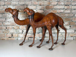 Vintage-Kamelen-Sculptuur–Set-van-2-theresales