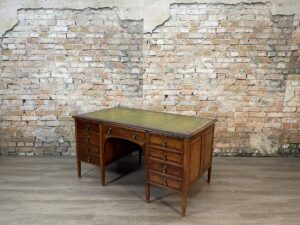 Klassiek-Engels-Chesterfield-Bureau-theresales