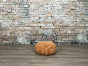 thomas-eyck-urchin-poef-oranje