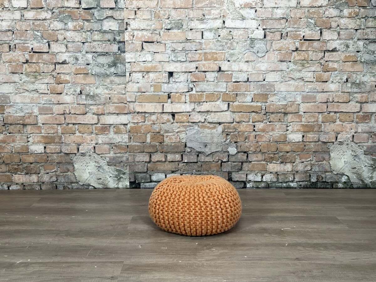 thomas-eyck-urchin-poef-oranje