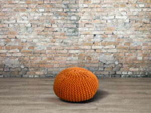 thomas-eyck-urchin-poef-oranje