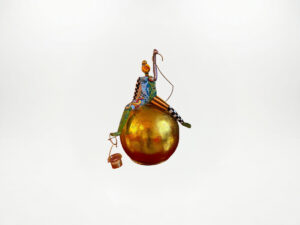 toms-drag-dancer-on-ball-theresales
