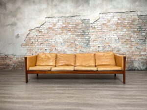 Hans-J.-Wegner-voor-AP-Stolen-"AP63/4-Sofa"-theresales