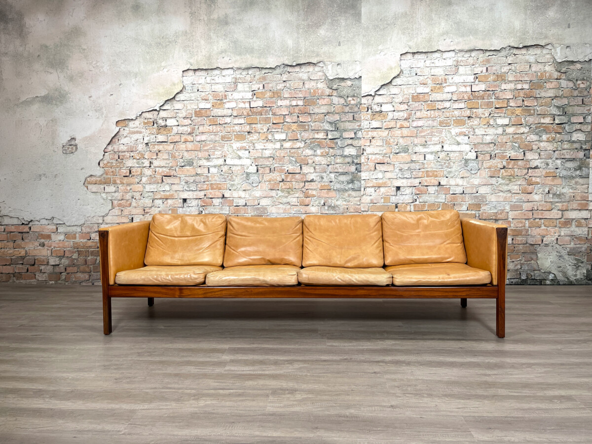 Hans-J.-Wegner-voor-AP-Stolen-"AP63/4-Sofa"-theresales