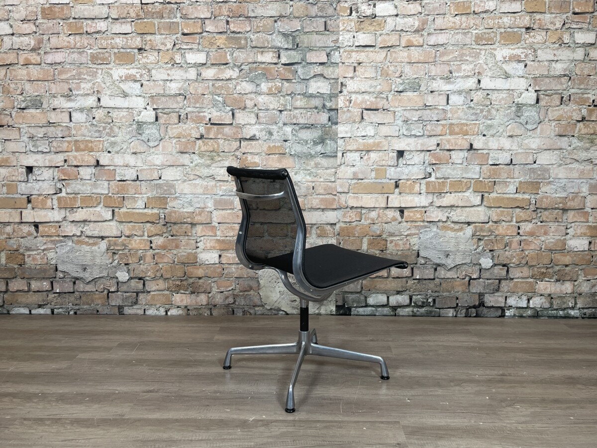 Herman Miller Eames Aluminum Group Side Chair - Afbeelding 7