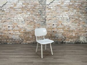 Ahrend-Revolt-wit-Stoel-TheReSales