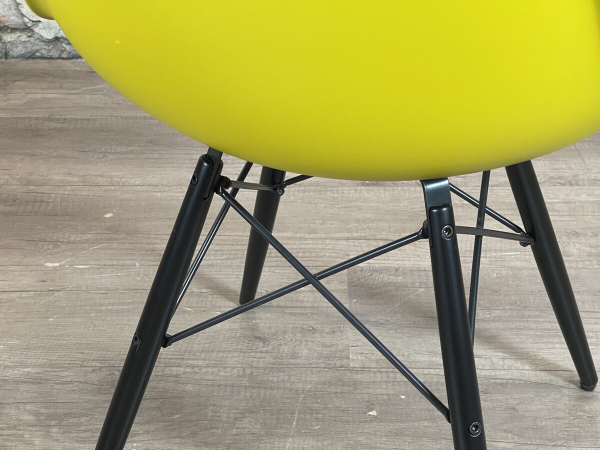 Vitra DSW mosterd/zwart - Afbeelding 15