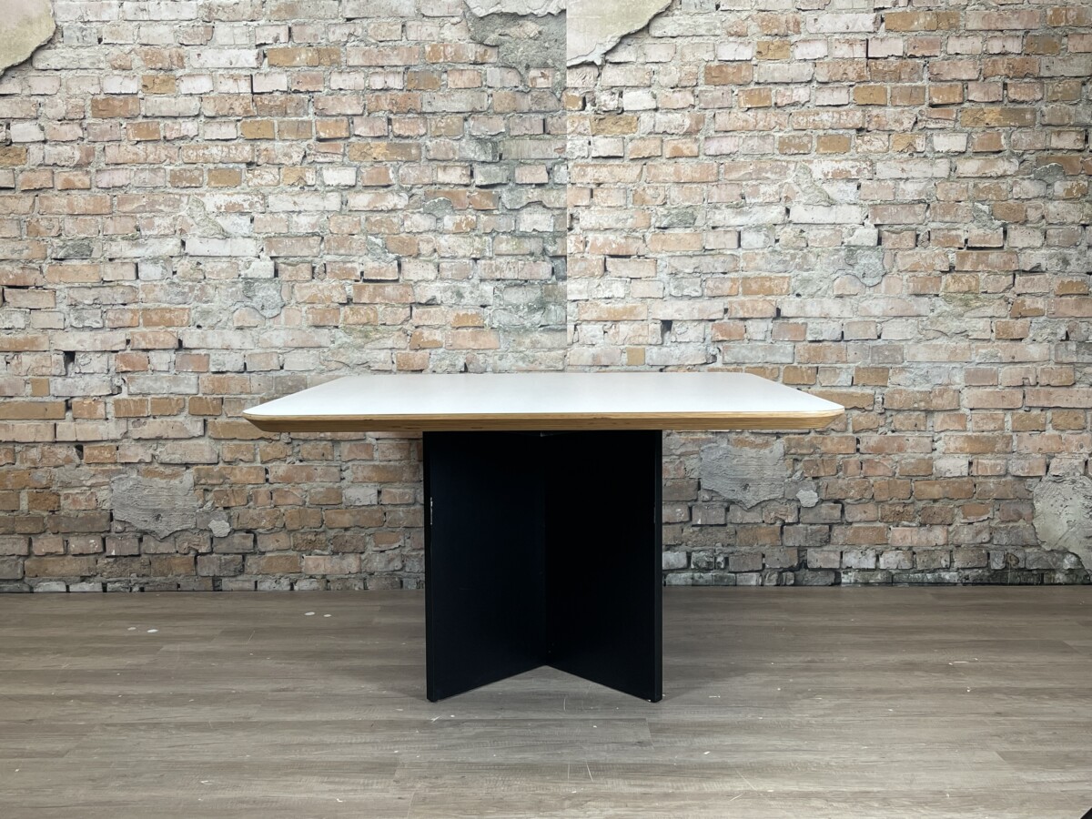 Design-Eettafel-wit-HPL-Multiplex-theresales