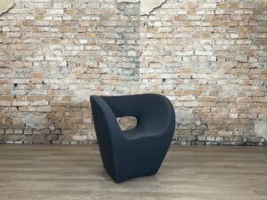 Moroso-Victoria-&-Albert-antraciet-theresales